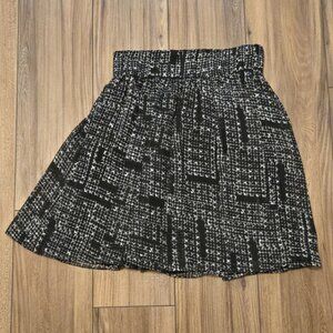 MADISON Layered Black White Skirt Size Med. Like New